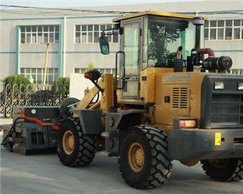 新疆無塵清掃機(jī)教你如何去除擋風(fēng)玻璃起霧水汽